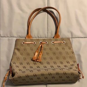 Dooney & Bourke purse